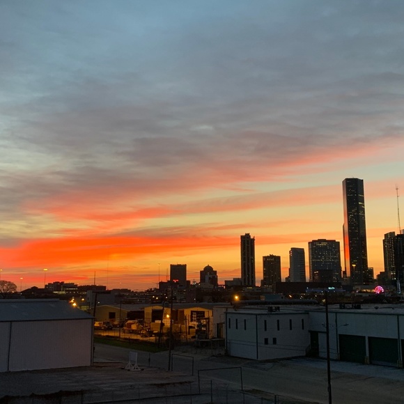 Hi! I'm Lisa! - Picture 2 of 2